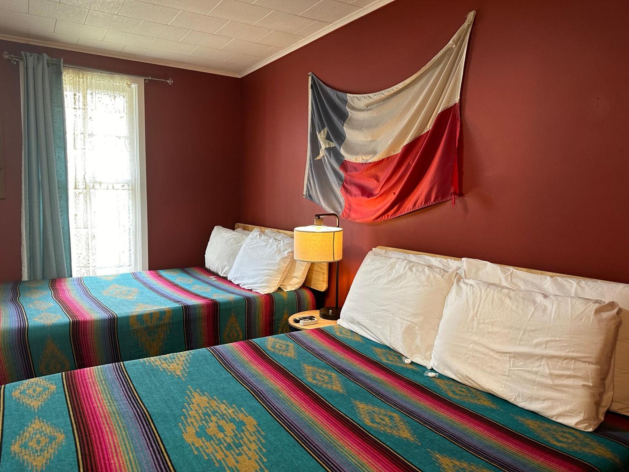 Hotel Kitsmiller On Main フレデリックスバーグ エクステリア 写真