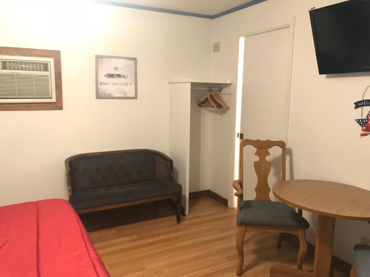 Hotel Kitsmiller On Main フレデリックスバーグ エクステリア 写真