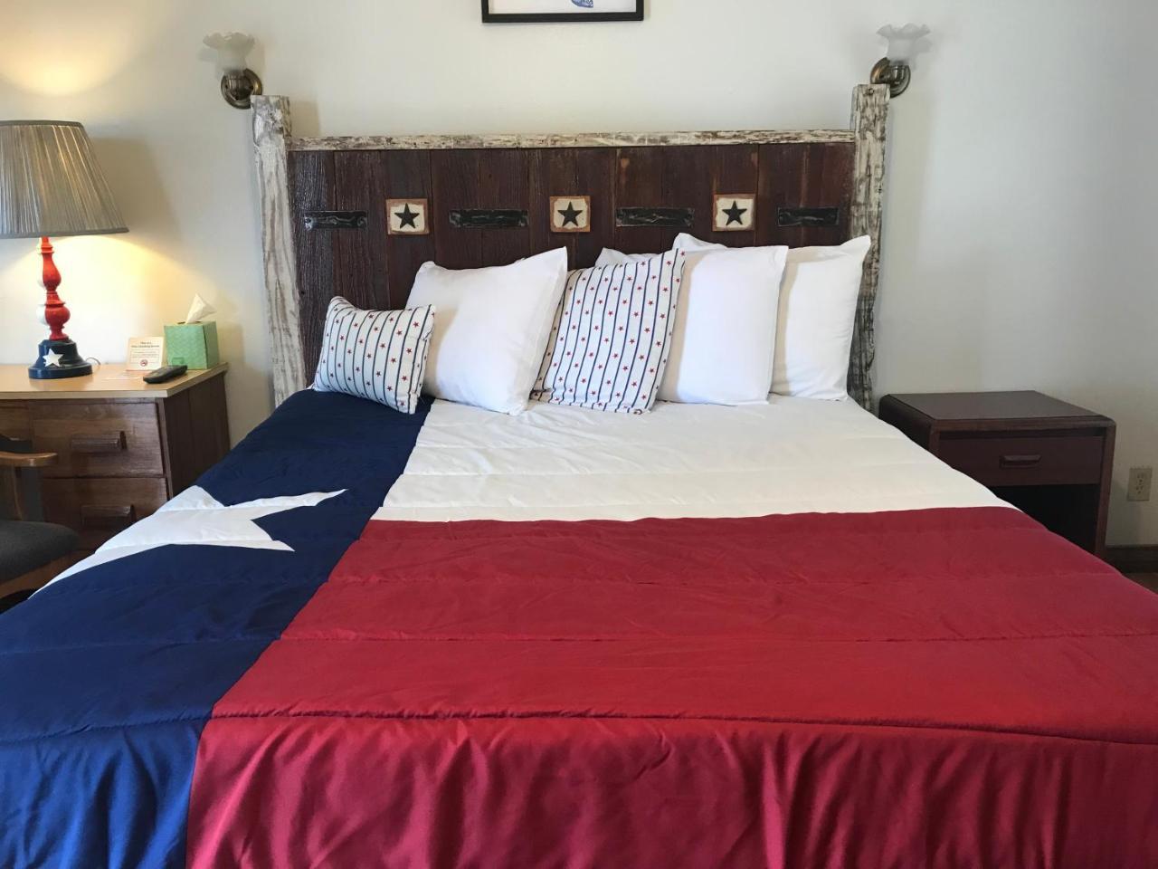 Hotel Kitsmiller On Main フレデリックスバーグ エクステリア 写真